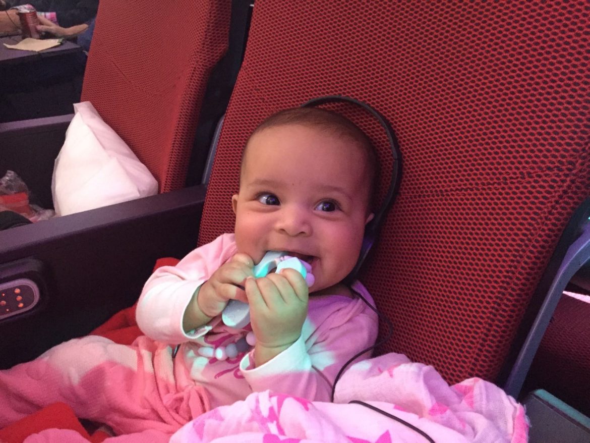 baby travel, travel essentials, baby essentials, carry-on items, baby travel, traveling baby, baby travel items, reisen mit baby